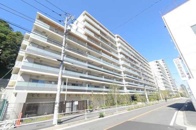 プレミスト鶴見花月総持寺ステーションフロントの外観写真