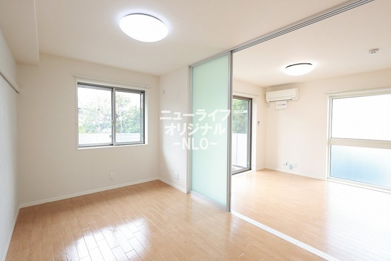 その他　6.1帖洋室♪リビング続きで使い勝手の良いお部屋です♪