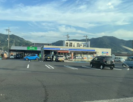 コンビニ　ローソン かつらぎ町笠田店様（コンビニ）まで920m