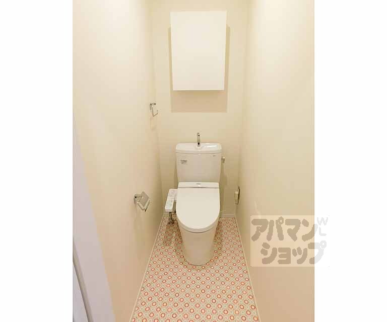 トイレ　ウォシュレット付きです。