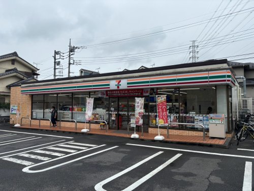 コンビニ　セブン-イレブン 八王子大塚店（コンビニ）まで562m