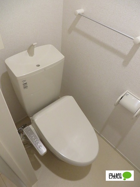 トイレ　温水洗浄便座