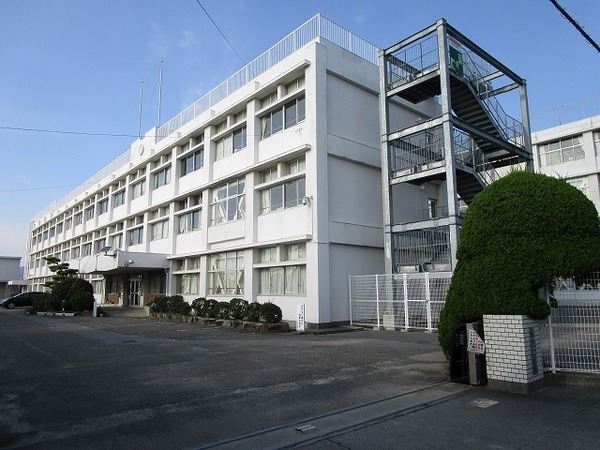 小学校　松茂町立松茂小学校（小学校）まで392m