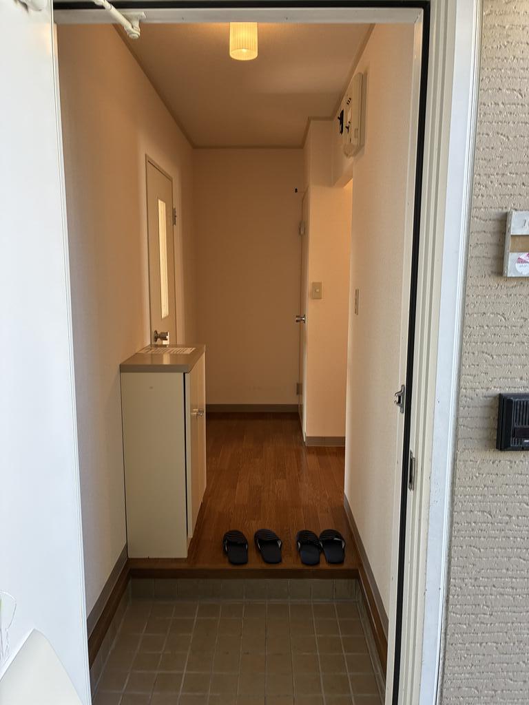 レジデンスサカトミ Aの玄関写真