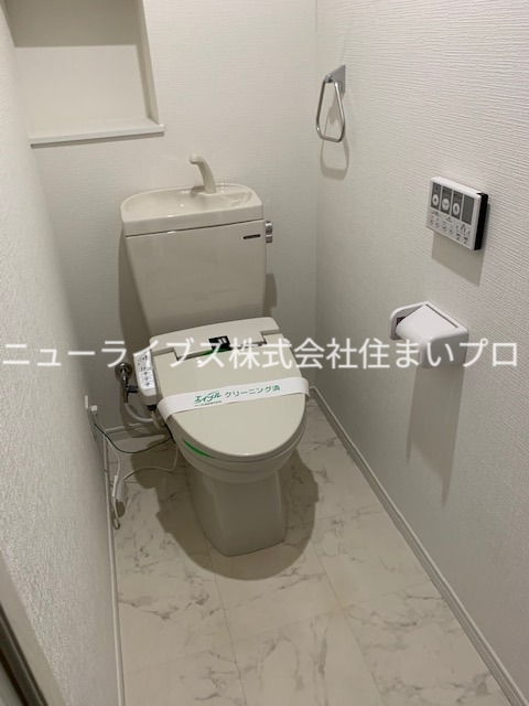 京阪本線 寝屋川市駅 徒歩6分 3階建 築51年のトイレ写真