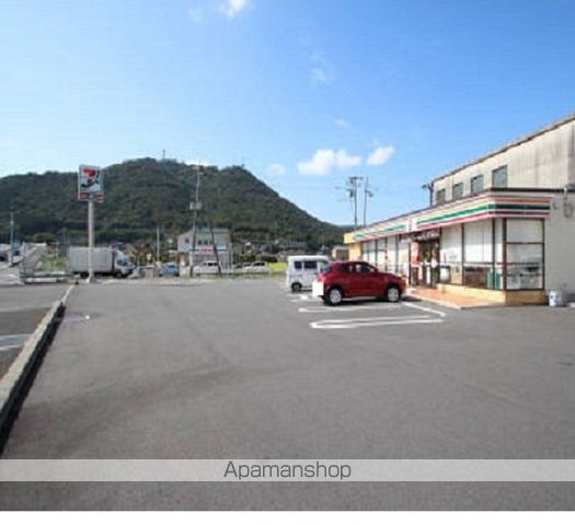 コンビニ　セブンイレブン（コンビニ）まで400m