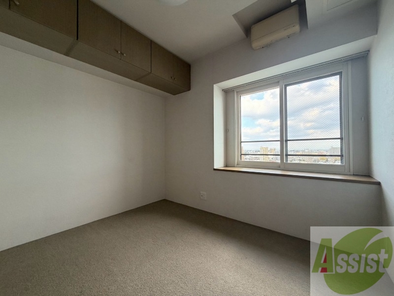 その他部屋・スペース　こちらのお部屋は光が差し込む、温かみのあるお部屋です。
