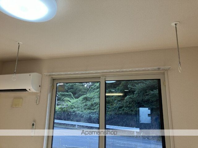 ＪＲ内房線 木更津駅 バス乗車時間：12分 最寄りバス停で下車 徒歩11分 3階建 築14年の内装写真