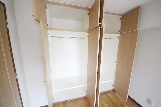 収納　同物件別部屋写真