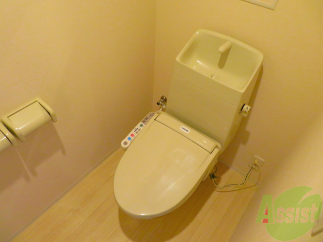 トイレ　トイレはウォシュレット付きなので嬉しいですね。