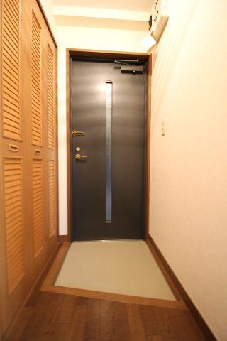 玄関　（別タイプ参考写真）フローラ本駒込　文京区本駒込5