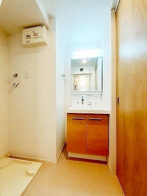 洗面設備　※別部屋の参考写真です。