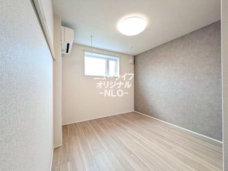 その他部屋・スペース　アクセントクロスによりモダンな住空間を演出