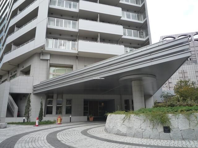 エントランス　清潔なエントランスです