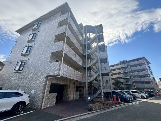 北大阪急行 桃山台駅 徒歩11分 築32年