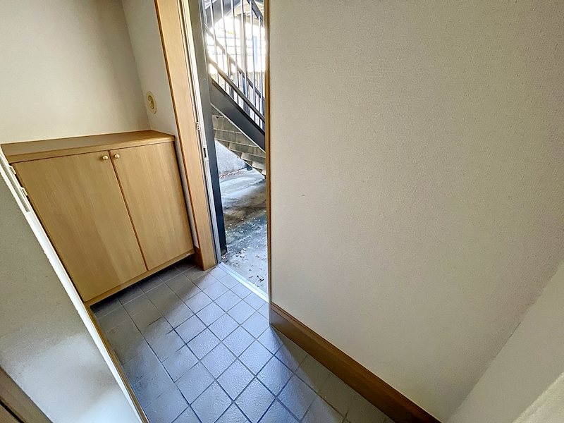 玄関　※別部屋の写真です