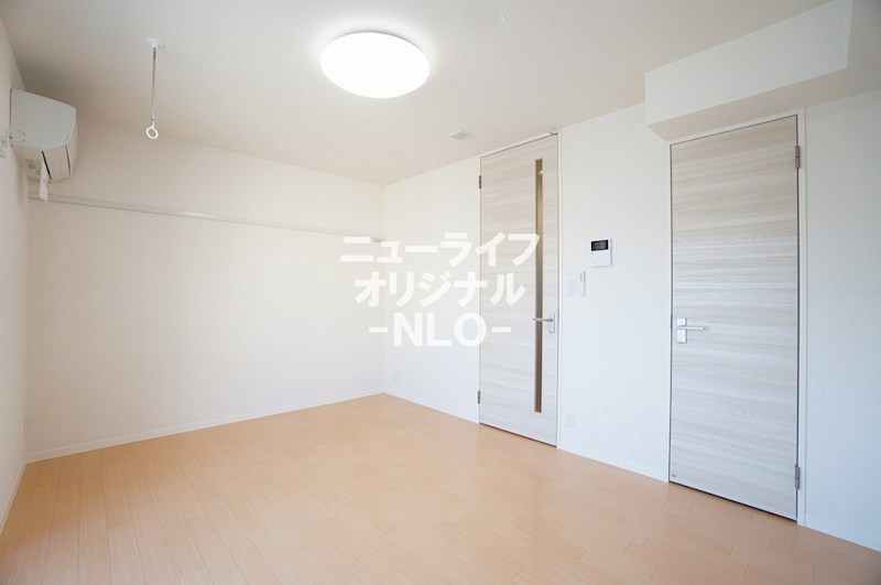 その他部屋・スペース　お部屋を広く感じられる白を基調とした室内☆