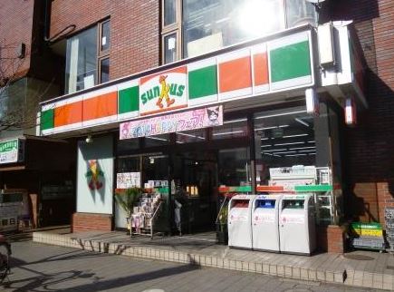 コンビニ　サンクス 新町3丁目店（コンビニ）まで150m
