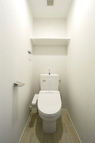 トイレ　写真は別号室です。現況優先になります。