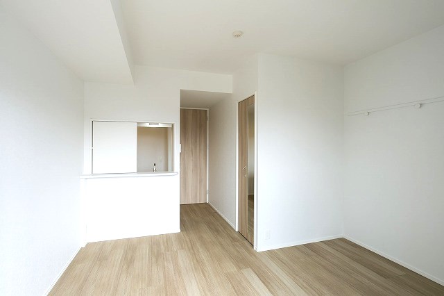 居室・リビング　写真は別号室です。現況優先になります。