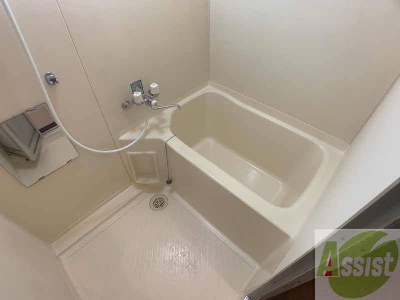 バス・シャワールーム　ユニットバスです。疲れを癒すのに欠かせませんね！