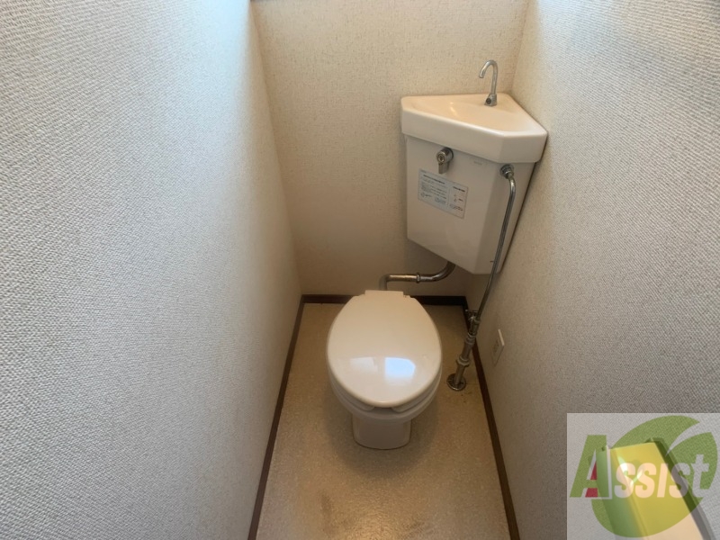 トイレ　こちらはトイレです。清潔感があり、安心して使用できます。