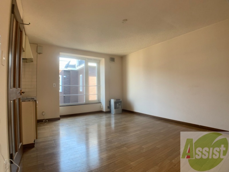 居室・リビング　広くてキレイなお部屋が広がっていて、充実した生活が送れそう。