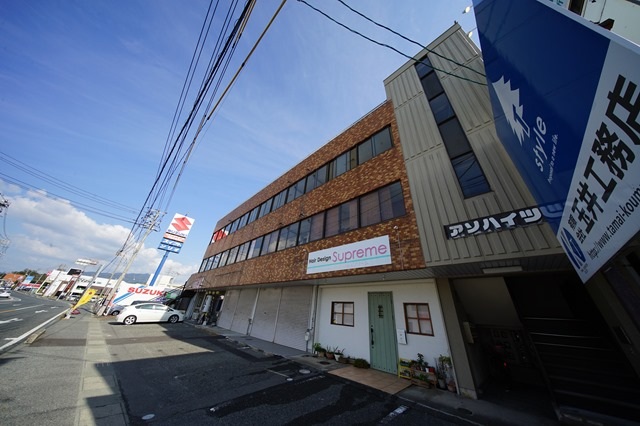 下関市綾羅木新町のアパートの建物外観