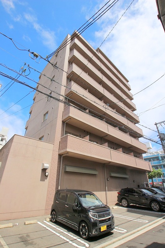 広島市西区上天満町のマンションの建物外観