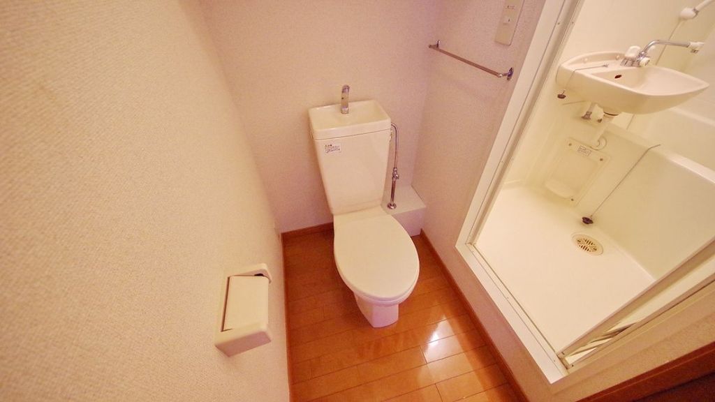 【熊谷市別府のアパートのトイレ】