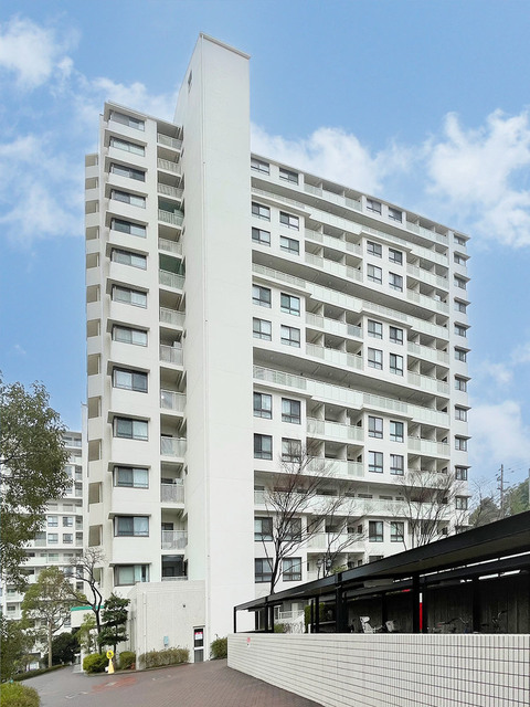 須磨パークヒルズ　Ｆ棟の建物外観