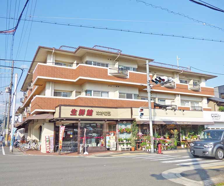 【京都市北区上賀茂荒草町のマンションの建物外観】