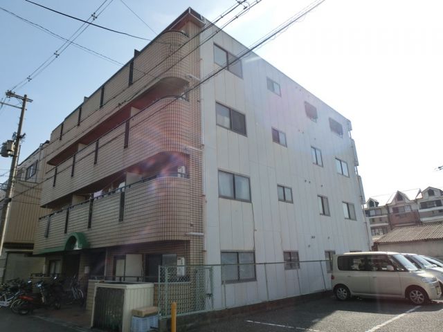 大阪市平野区流町のマンションの建物外観