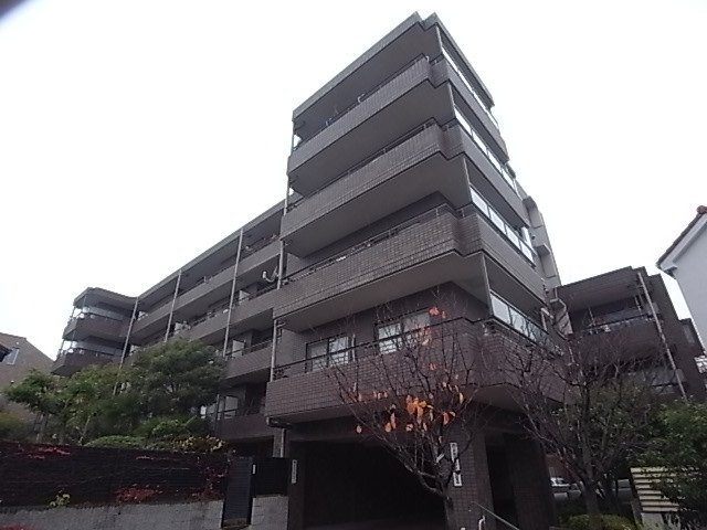 芦屋市松ノ内町のマンションの建物外観