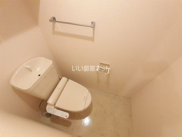 【ヴィラ　グレンディールのトイレ】