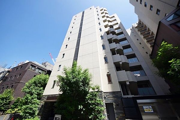 港区赤坂のマンションの建物外観