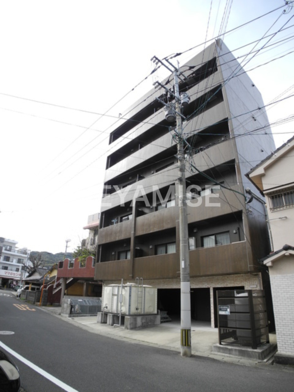 シャムロック城山の建物外観