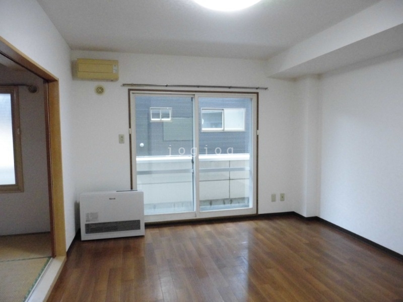 居室・リビング　居間