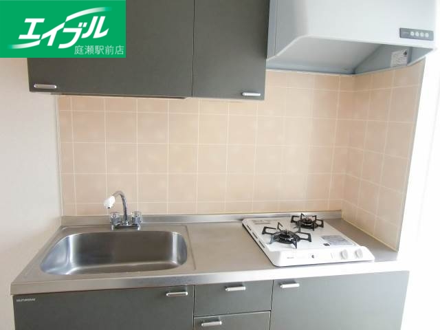 キッチン　２口コンロ収納も豊富なキッチン