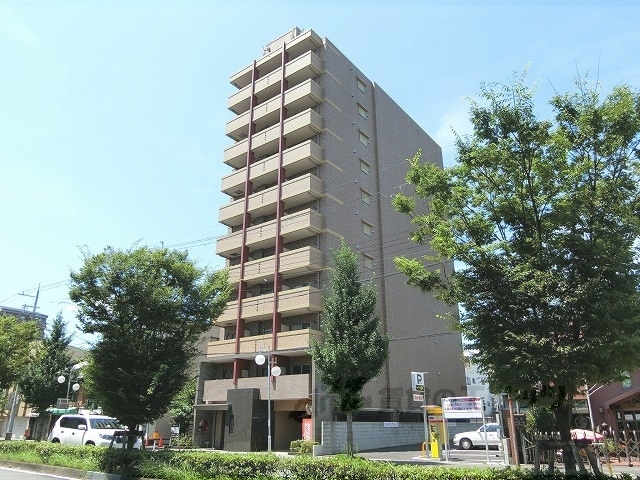 京都市南区東九条上御霊町のマンションの建物外観