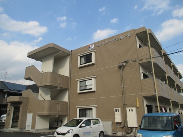 【エールマンション東一宮の建物外観】