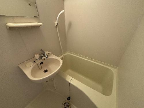 バス・シャワールーム　設備・仕様は号室により異なる為、現況を優先いたします。