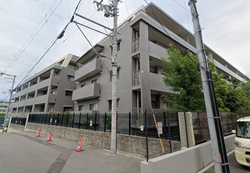 大阪市阿倍野区帝塚山のマンションの建物外観