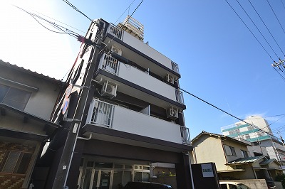 広島市西区東観音町のマンションの建物外観