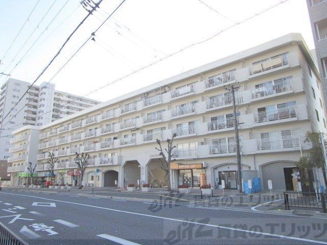 シャルマンコーポ摂津富田の建物外観