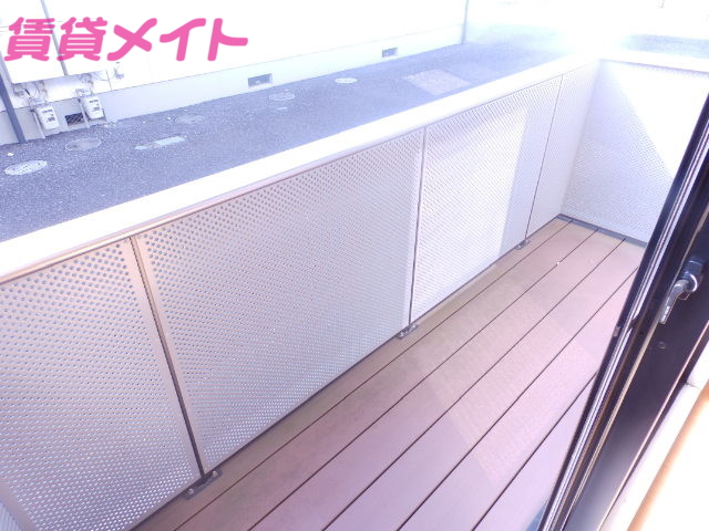 バルコニー　同物件別室写真