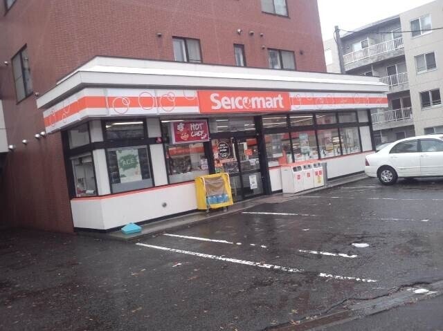 【パレス楸のコンビニ】
