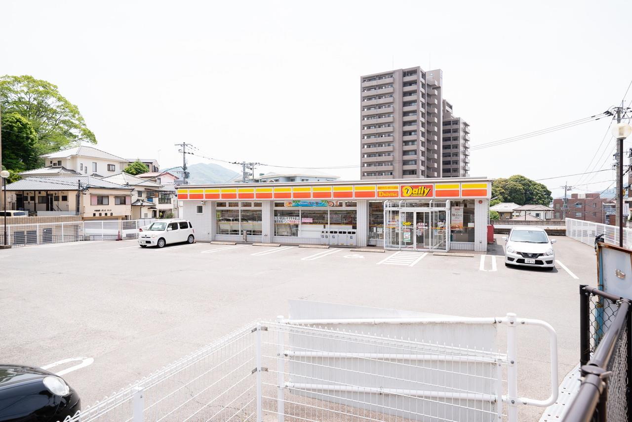 コンビニ　デイリーヤマザキ　住吉店（コンビニ）まで100m