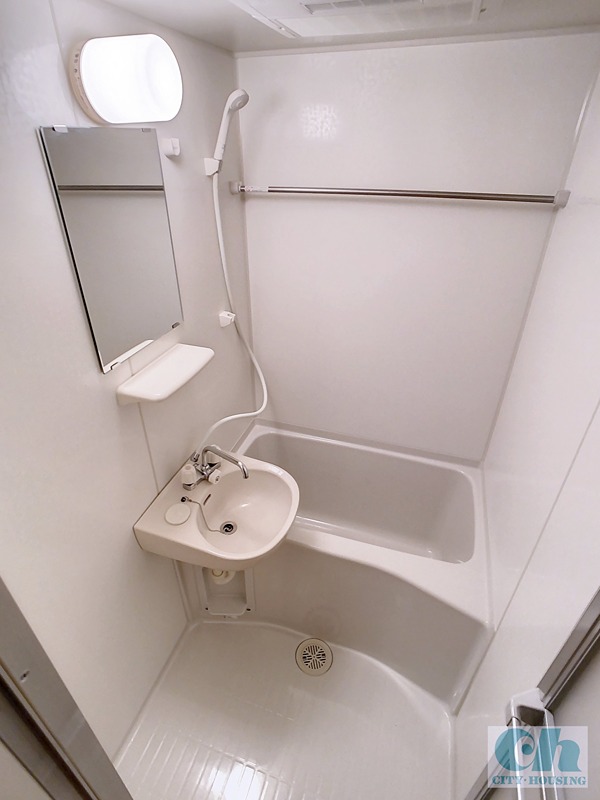 バス・シャワールーム　落ち着いた空間のお風呂です