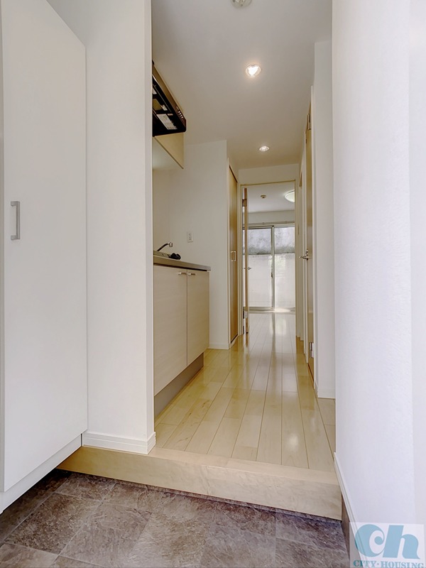 玄関　収納もある玄関です